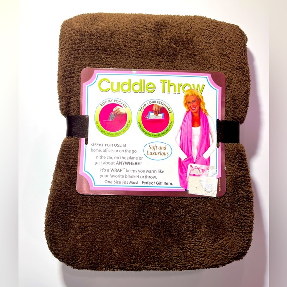 NWT Cuddle Throw Brown Color - Picture 1 of 4